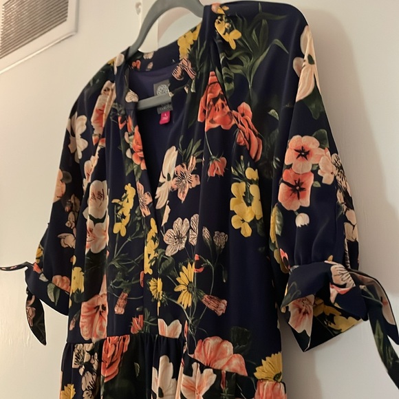 Vince Camuto navy floral dress - Picture 3 of 4
